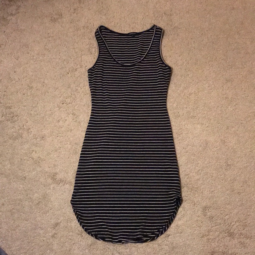 A short sleeve dress